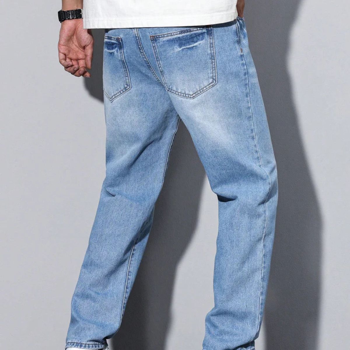 Relaxed Fit Mens Jeans - Multiple Pockets