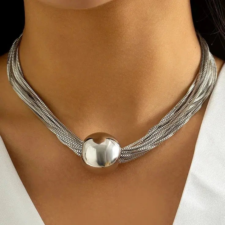 Timeless Luxury Pendant Necklace - OutfitLondon