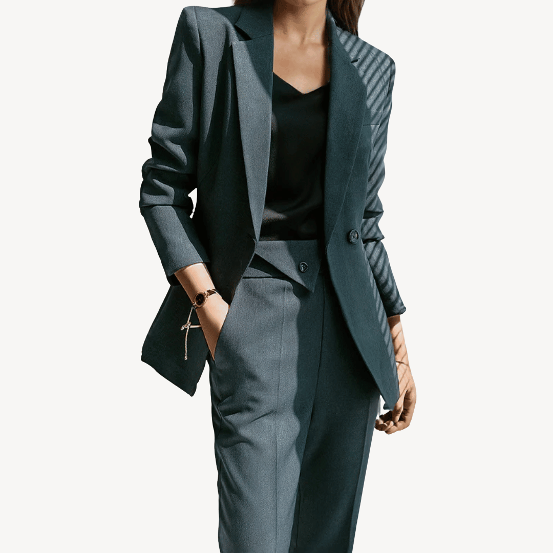 Classic Fit Ladies Suit Jacket & Trousers - OutfitLondon