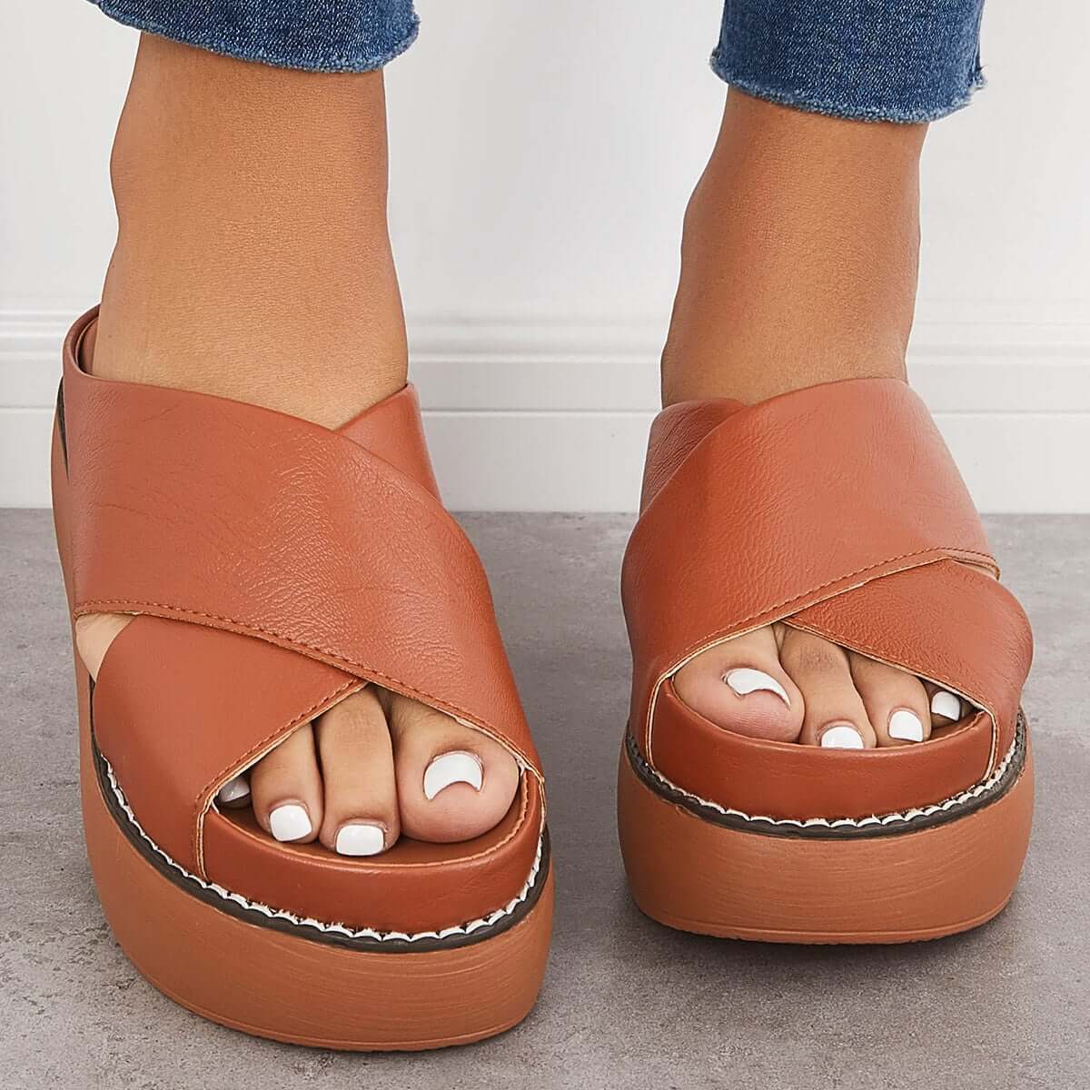 Women's Platform Criss Cross Slides Slip on Slide Sandals