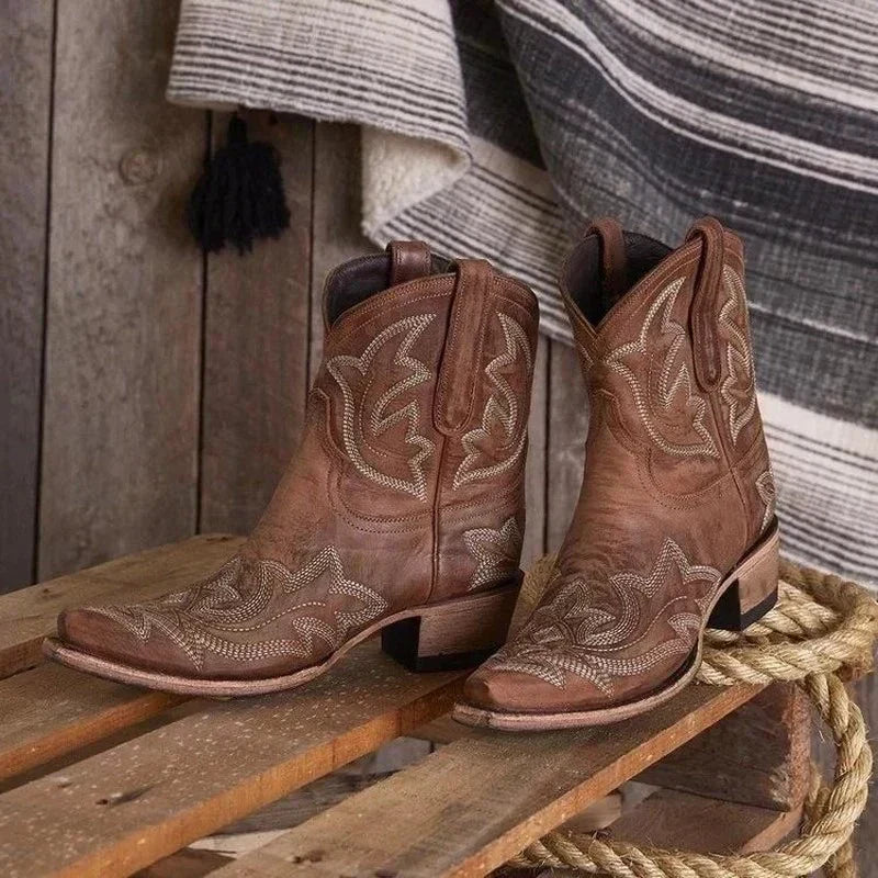 Women's Decorative Country Ankle Boots - OutfitLondon