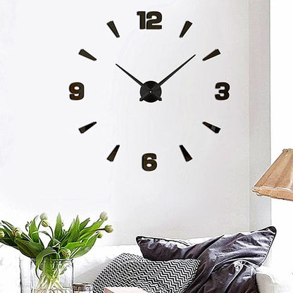 Elegant Metal Round Wall Clock