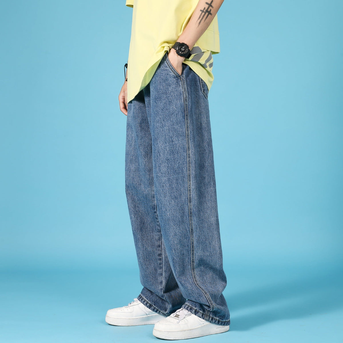 Men's Classic Straight Leg Denim Jeans