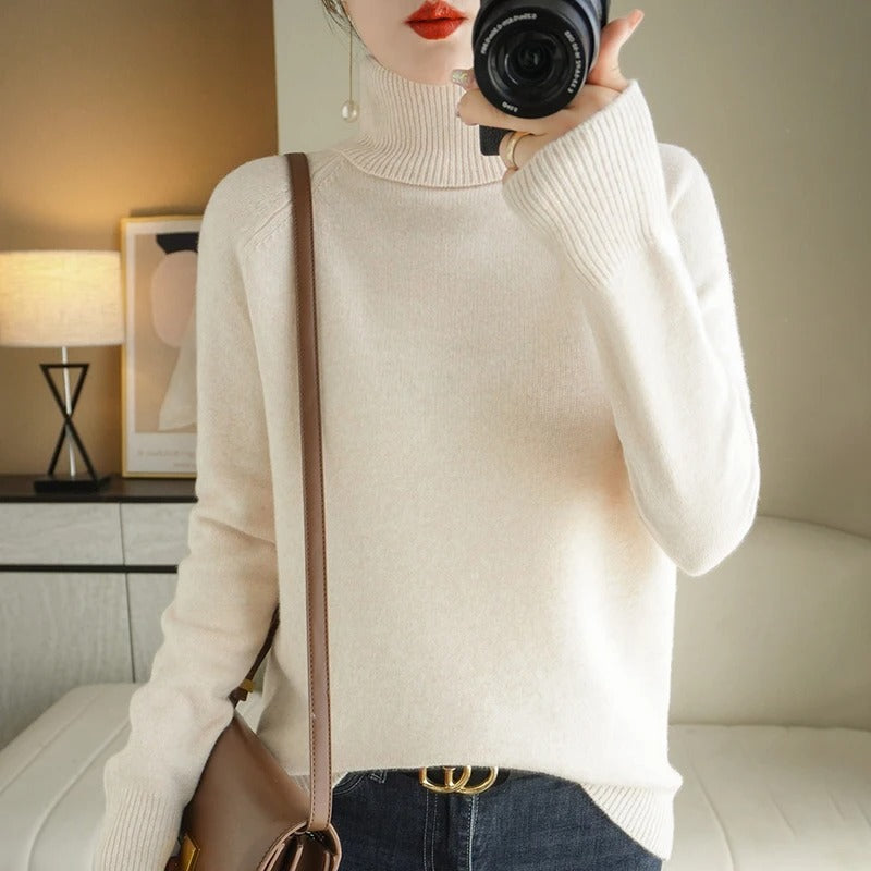 Women's Classic Fit Crew Neck Pullover Sweater