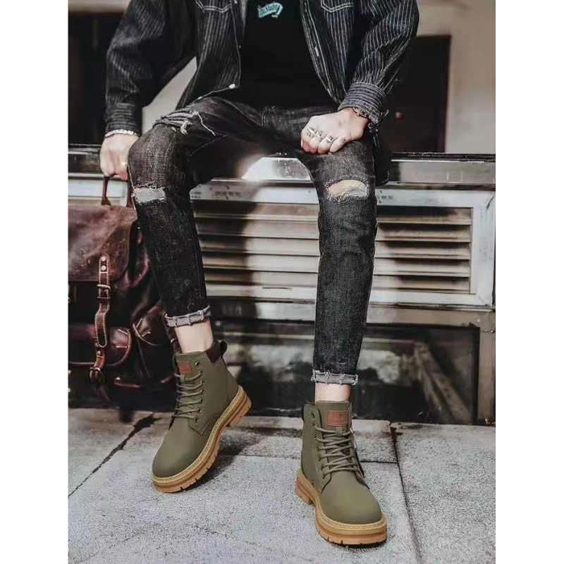 Stylish Men's Leather High Top Boots with Strong Sole