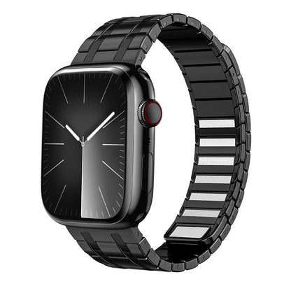 Sleek Silver Magnetic Apple Watch Strap - OutfitLondon