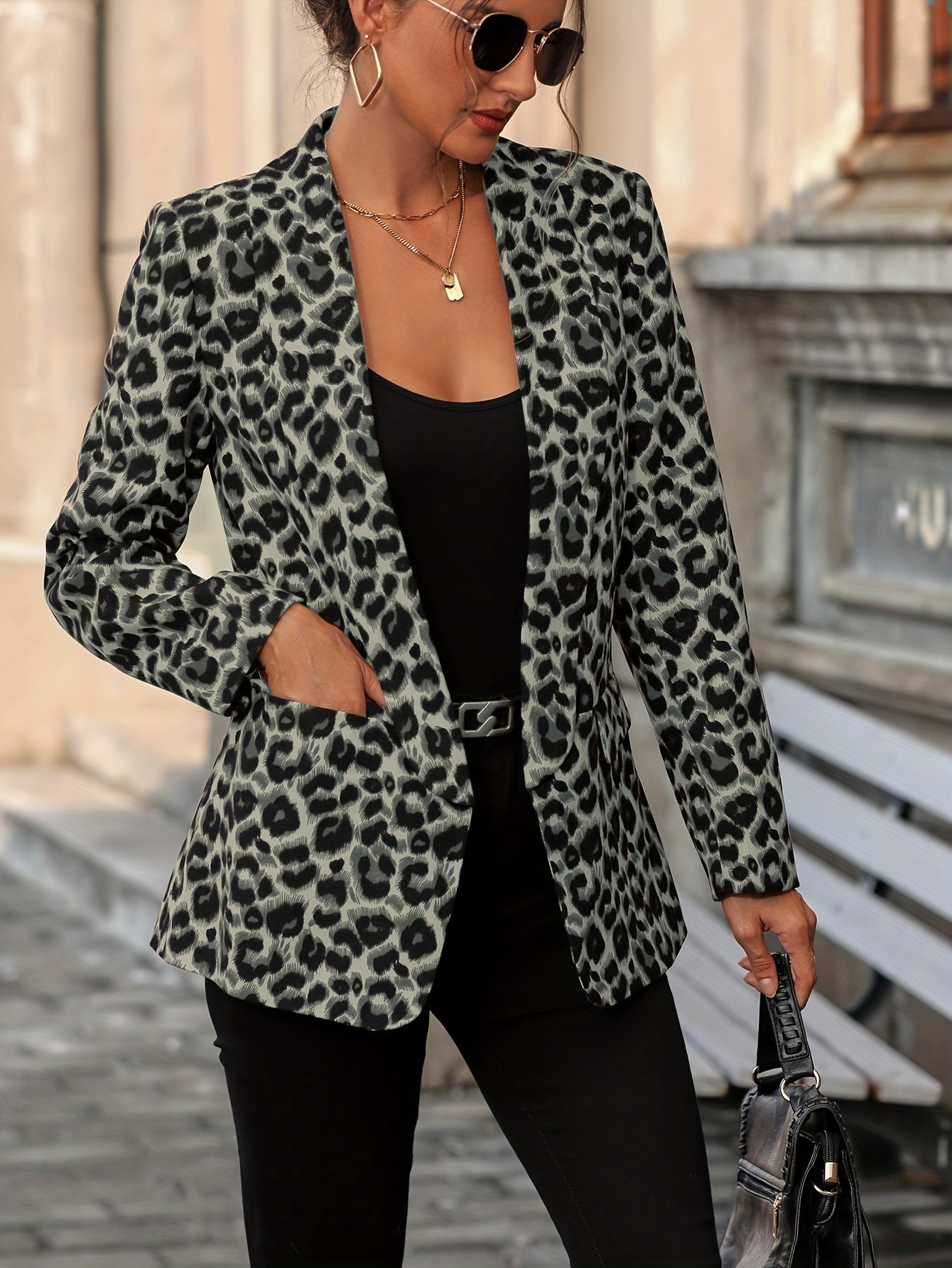 Fashionable Leopard Jacket for Women - OutfitLondon