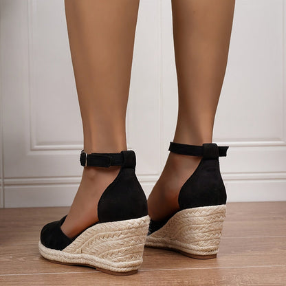 Strappy Comfortable Flat Sandals