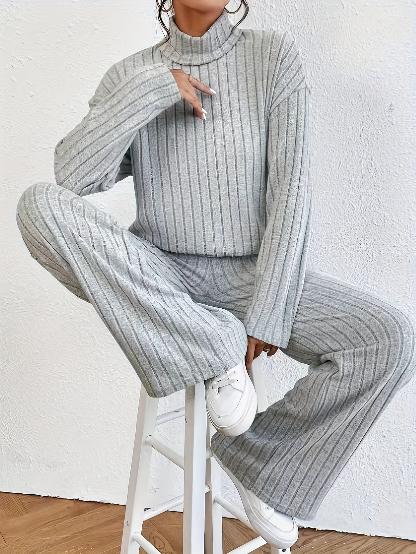 Soft Women's 2 Piece Loungewear Set