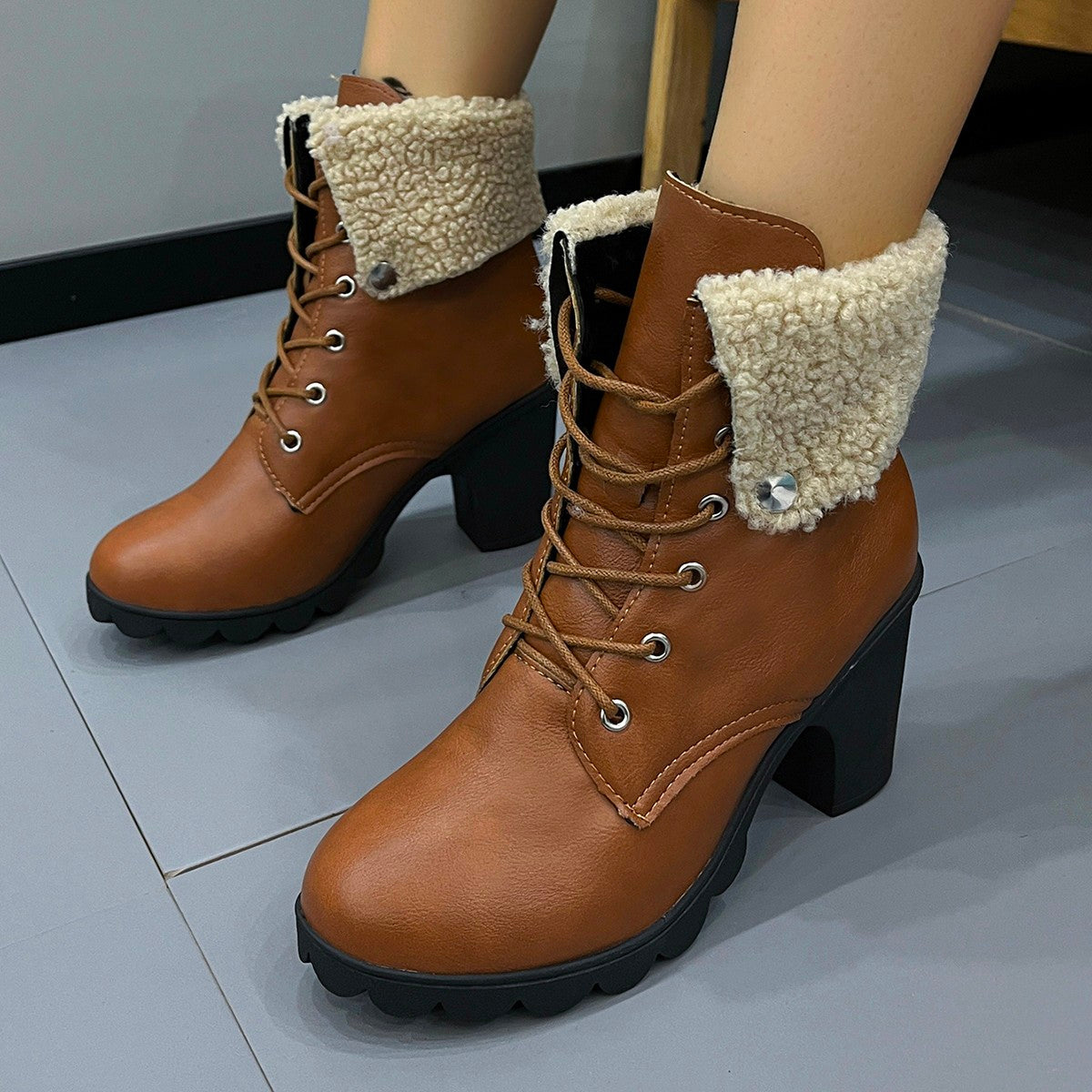 Warm Women's Winter Boots with Ties