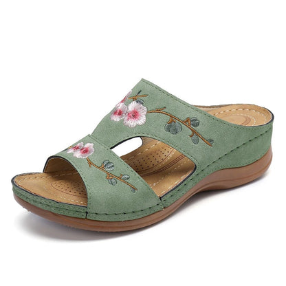 Beach Embroidery Flat Soft Non-Slip Women's Sandals 2023