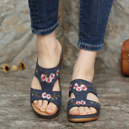Beach Embroidery Flat Soft Non-Slip Women's Sandals 2023