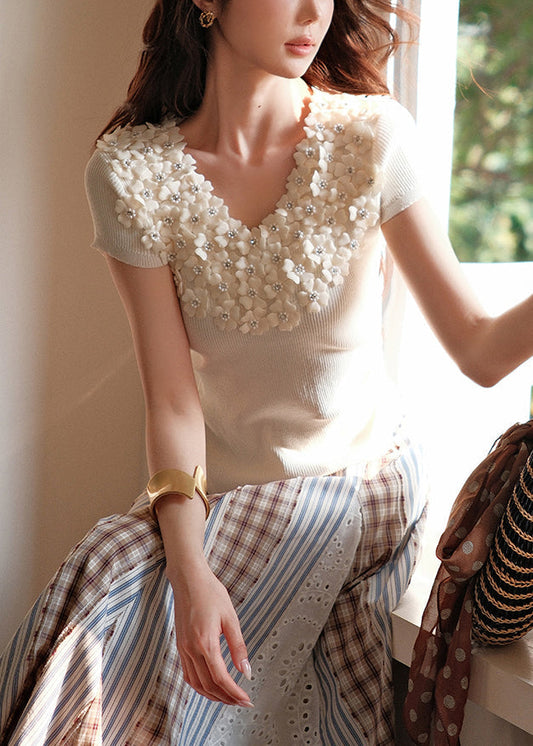 Women's Beige V-Neck T-Shirt Lightweight Knit Floral - OutfitLondon