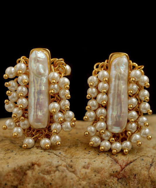 Women's Gold Pearl Stud Earrings Copper Beads - OutfitLondon
