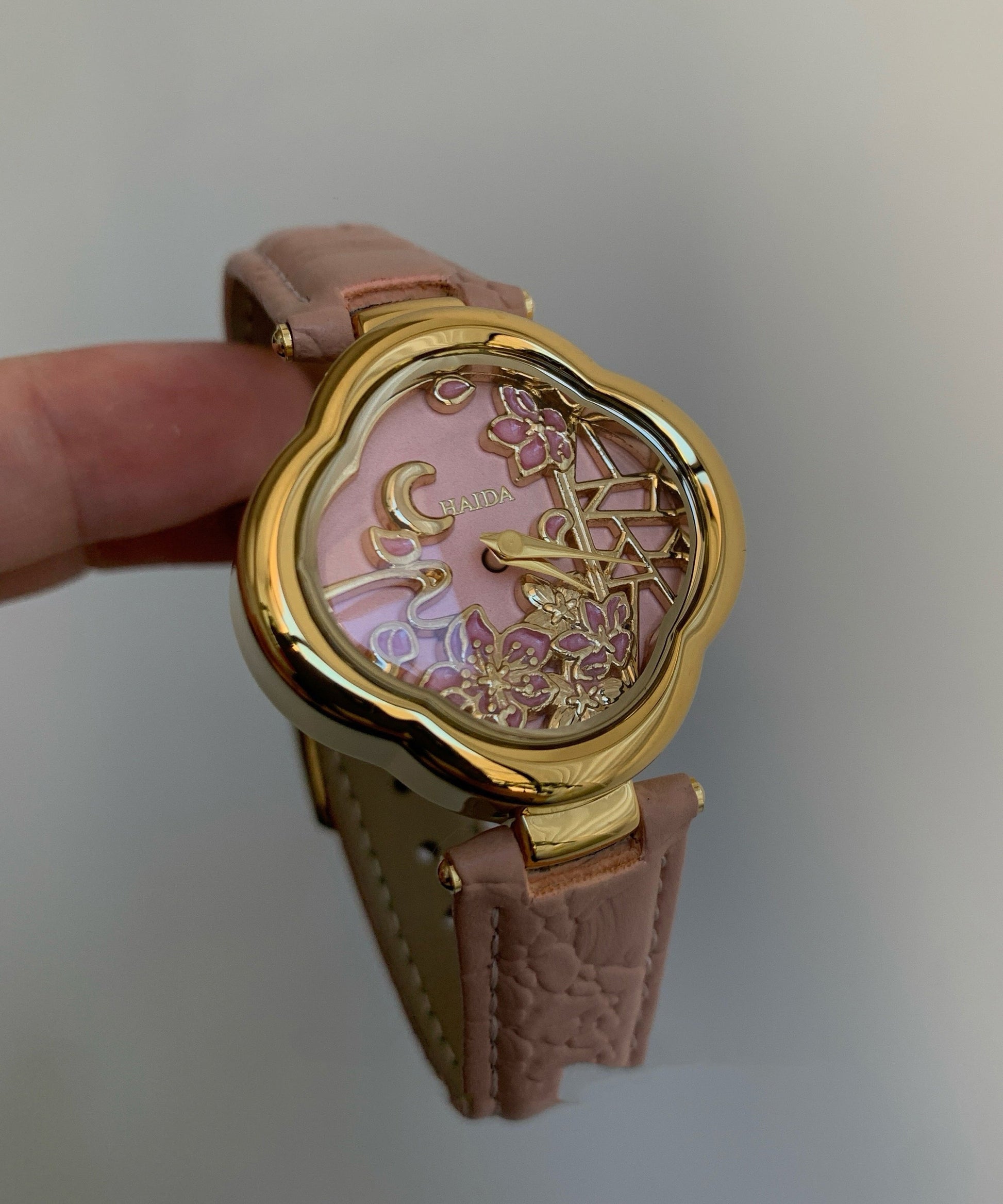 Women's Rose Pink Leather Quartz Watch Metal Case 19cm Band - OutfitLondon