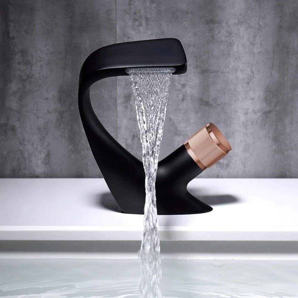 Modern One Handle Kitchen Sink Faucet