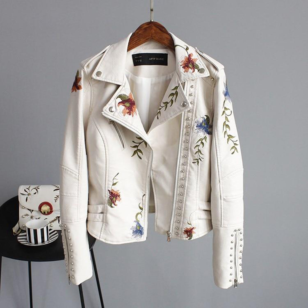 Fashionable Relaxed Fit Ladies Jacket - OutfitLondon