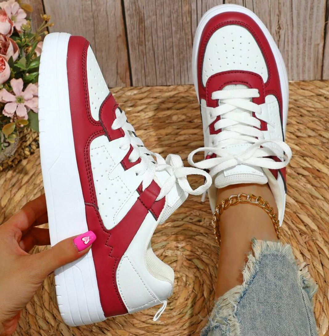 Relaxed Fit Women's Everyday Sneakers