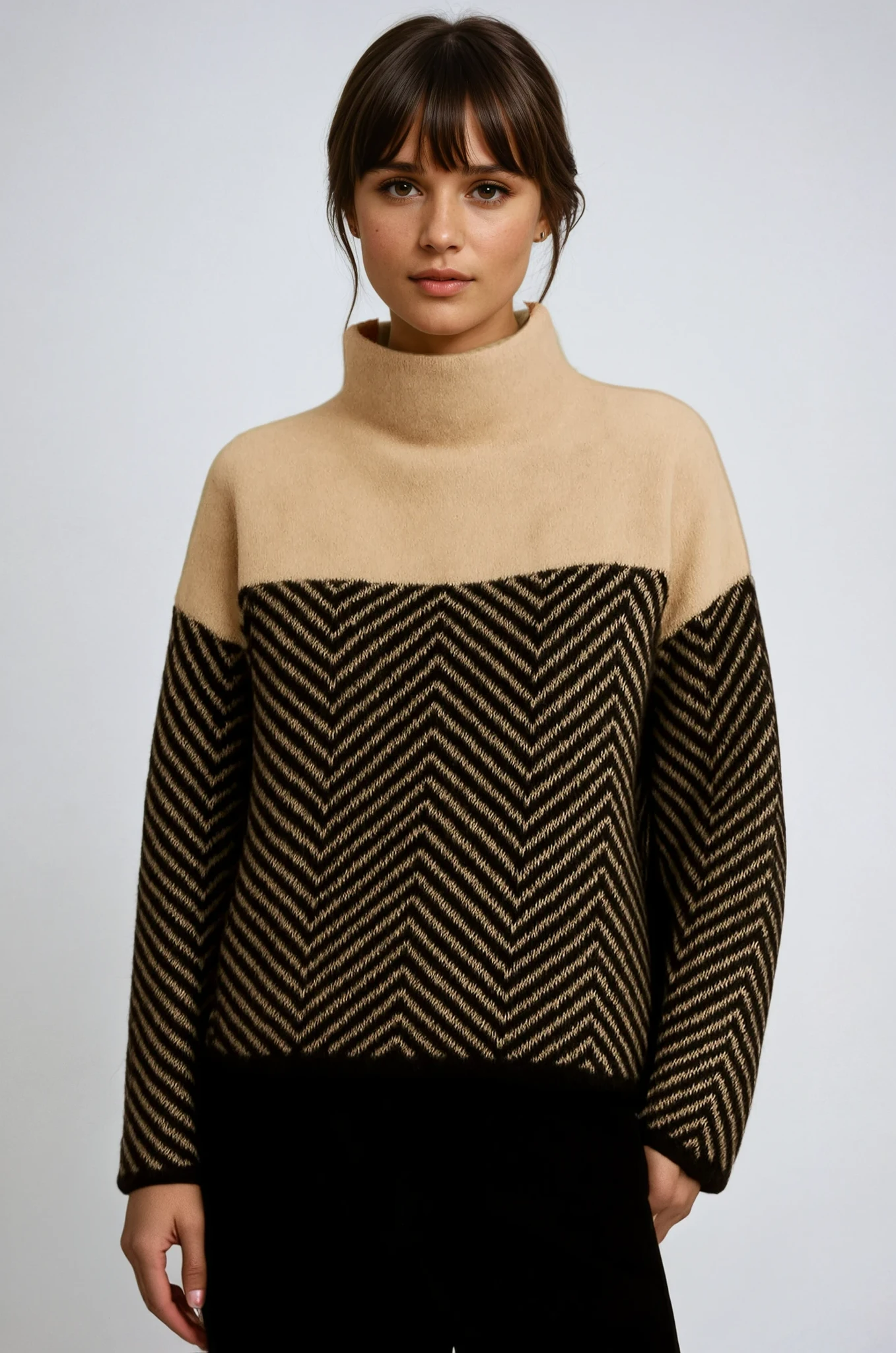 Chic Chevron Neck Women's Sweater - OutfitLondon