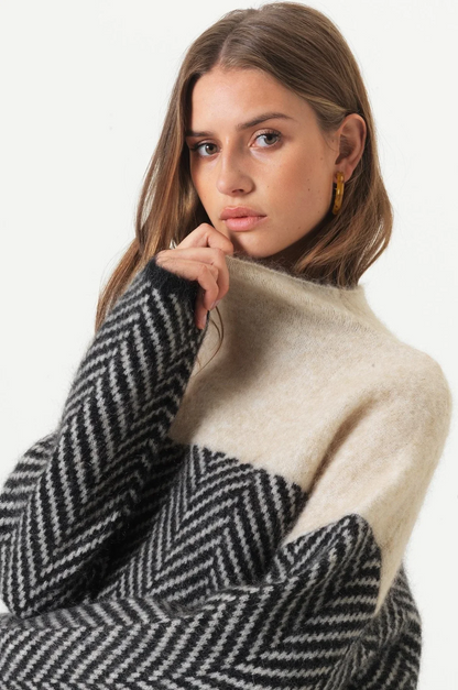 Chic Chevron Neck Women's Sweater