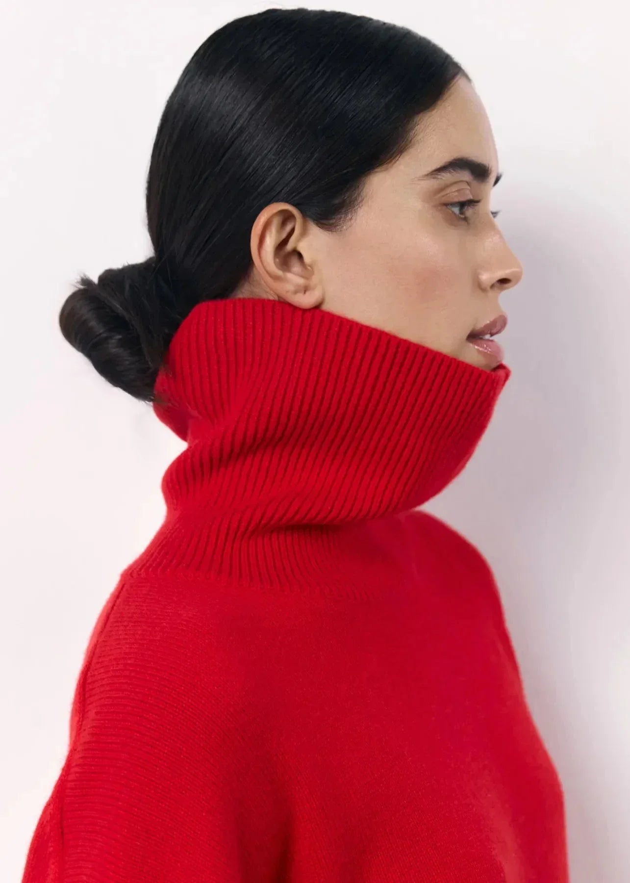 Women's Classic Red Crew Neck Knit Sweater