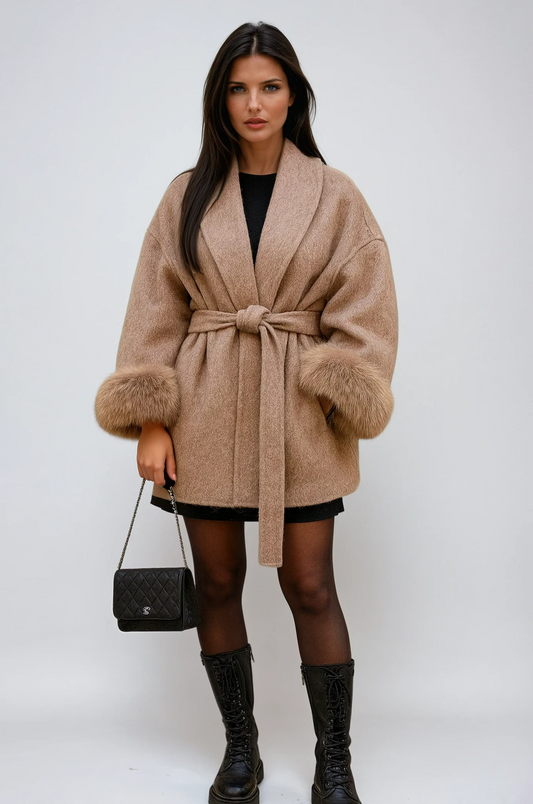 Damenschwarz Pelzcoat mit Gürtel - OutfitLondon