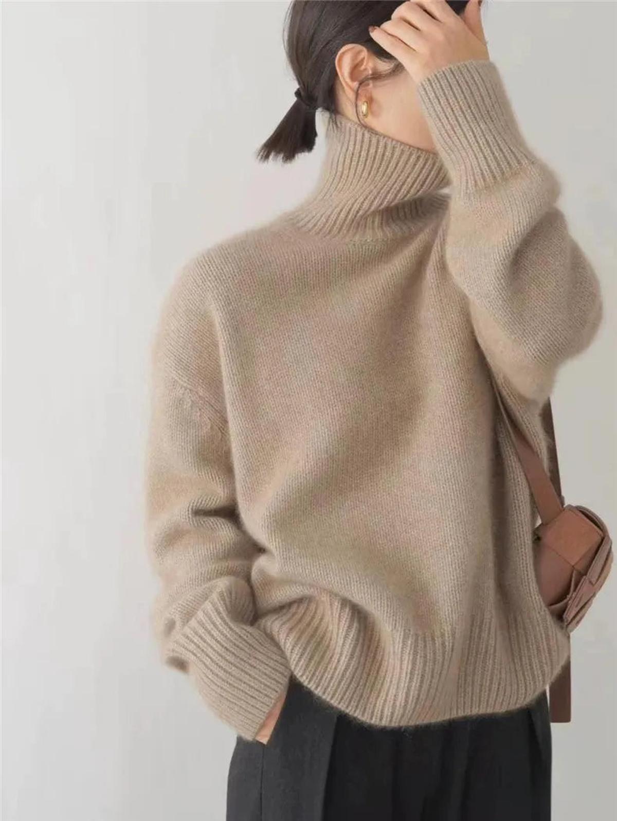 Warm Women's Cable Knit Turtleneck Sweater