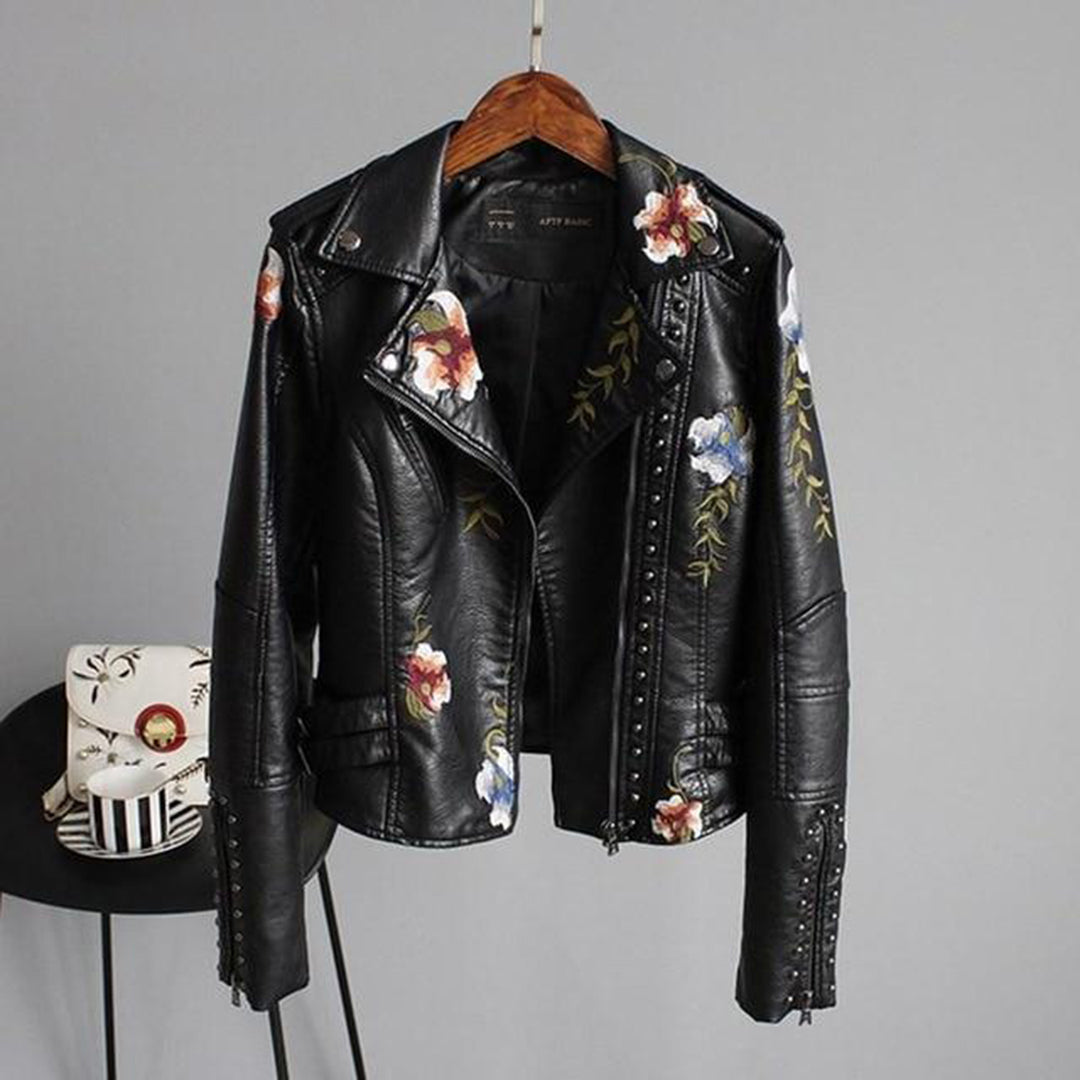 Fashionable Relaxed Fit Ladies Jacket