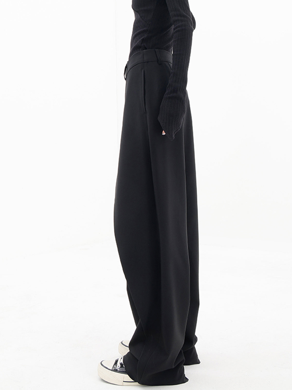Relaxed Fit Women's Wide Leg Pants with Trendy Buttons