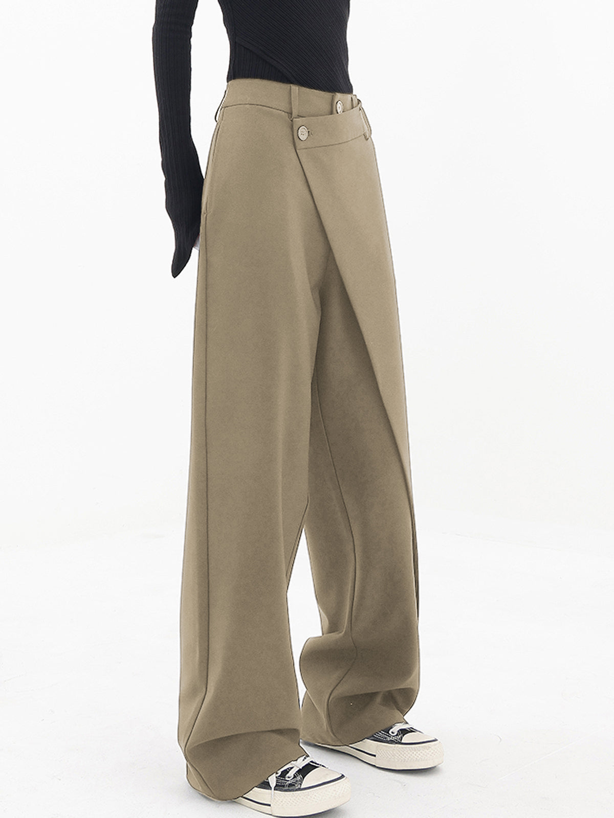 Relaxed Fit Women's Wide Leg Pants with Trendy Buttons
