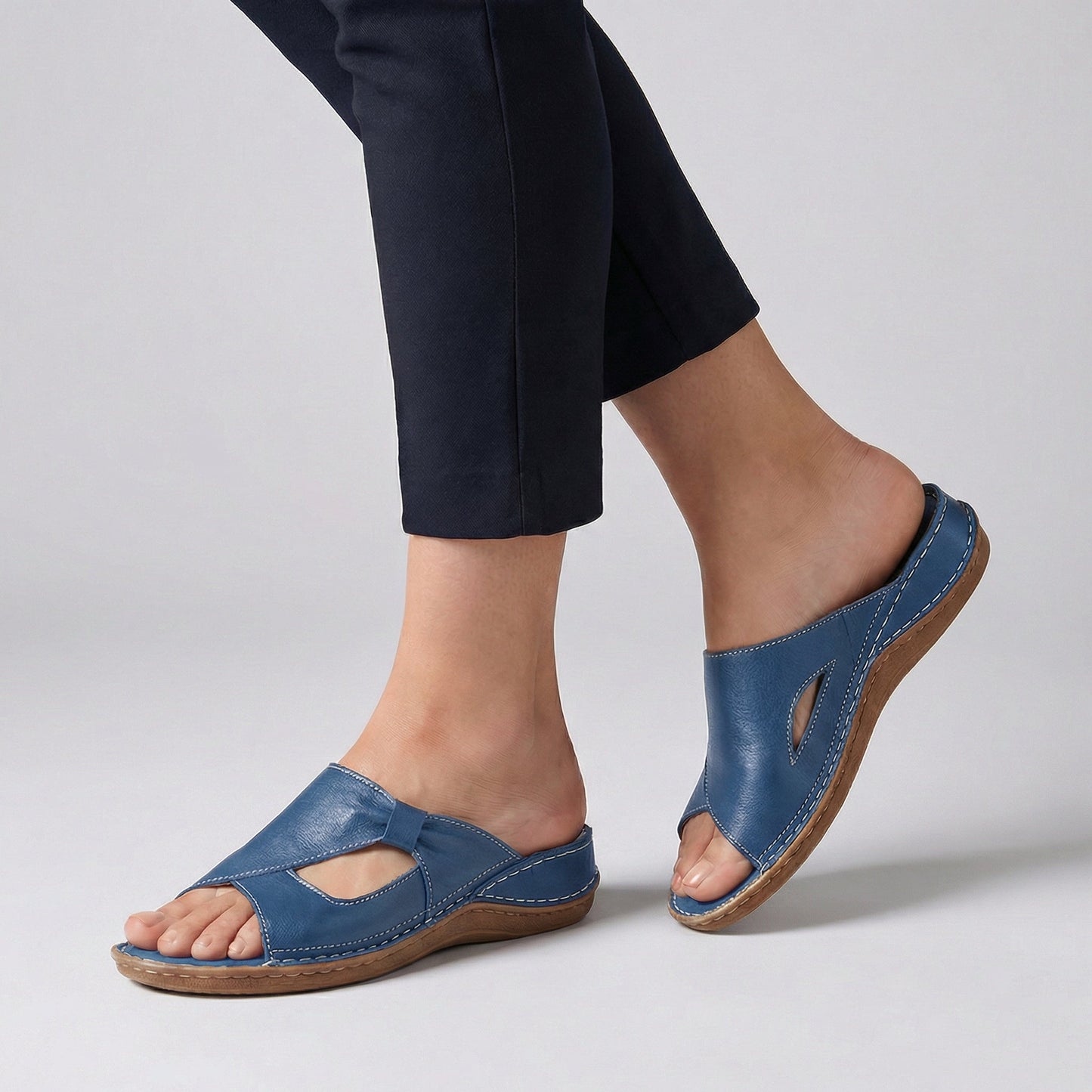 Comfortable Arch Support Slide Sandals with Buckle Detail
