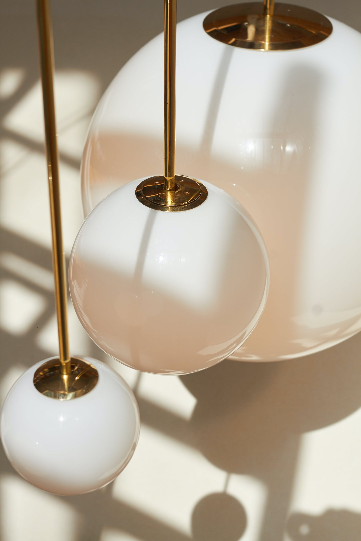 Simple Elegant Glass Pendant Light Fixture