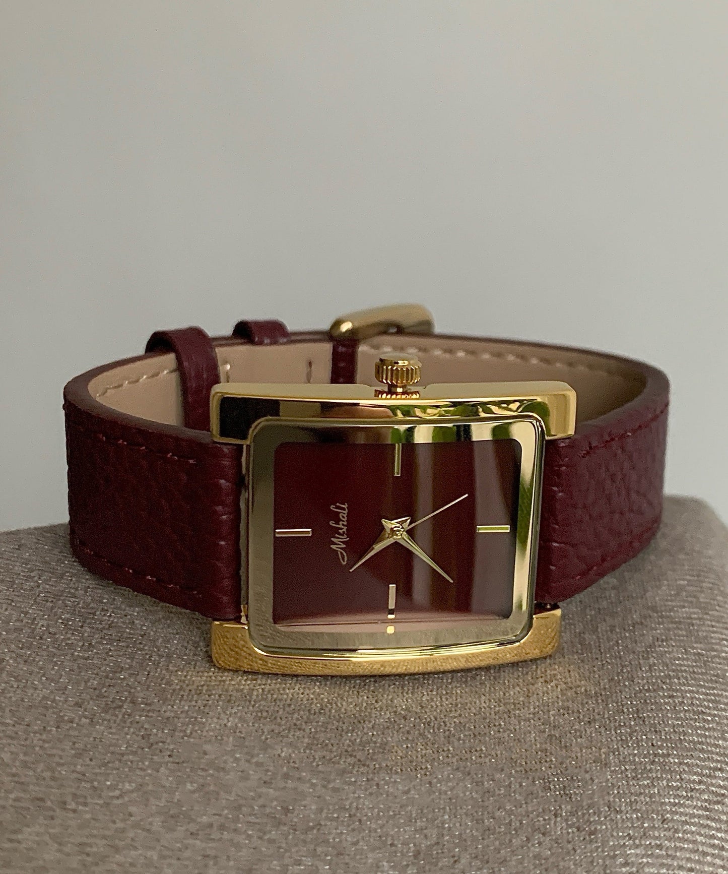 Women's Leather Quartz Watch Elegant Metal Strap - OutfitLondon