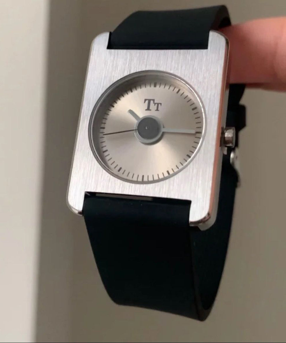 Women's Silk Quartz Watch Silicone Strap Everyday Style - OutfitLondon