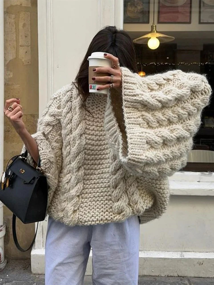 Soft Women's Oversized Knit Sweater - OutfitLondon