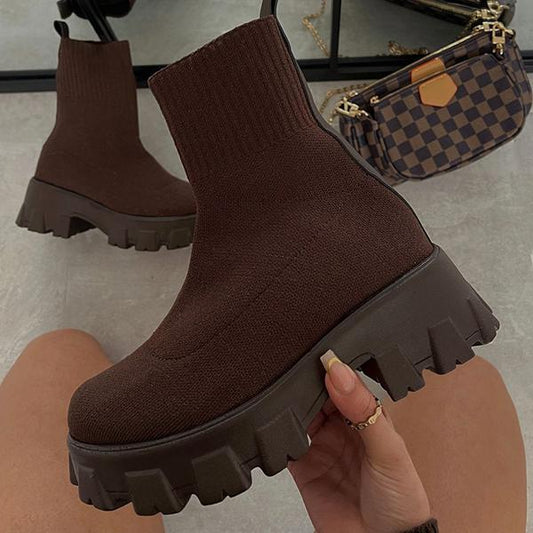 Cozy Women's Snow Boots - Warm and Waterproof Footwear - OutfitLondon