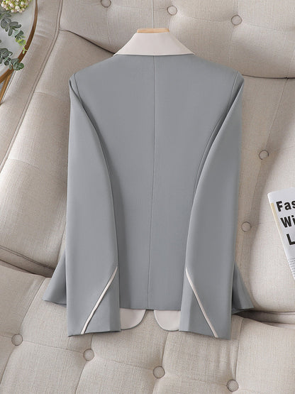 Timeless Tailored Ladies Jacket with Pockets and Belt