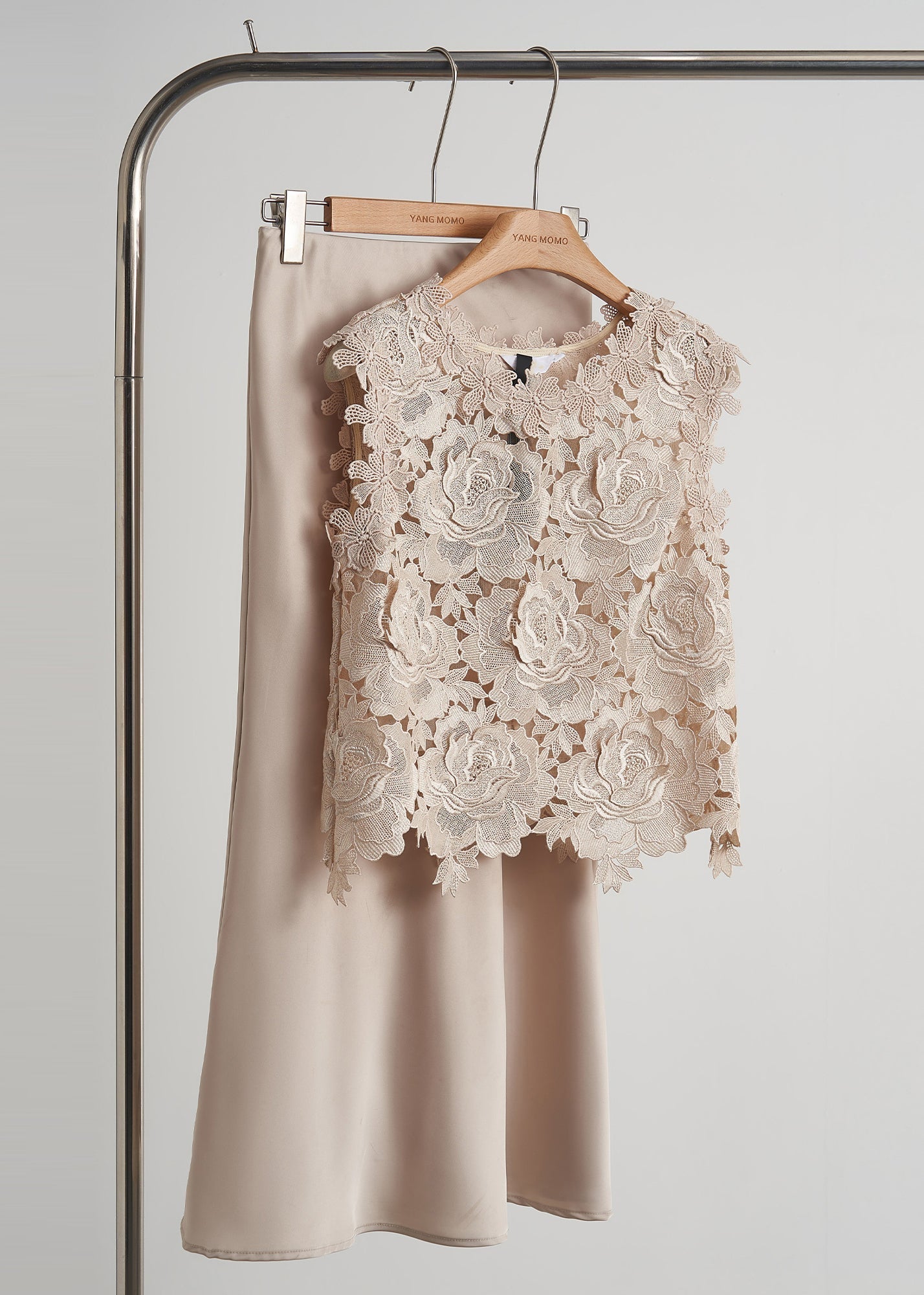 Women's Cotton Blend Sleeveless Floral Embroidery Apricot - OutfitLondon