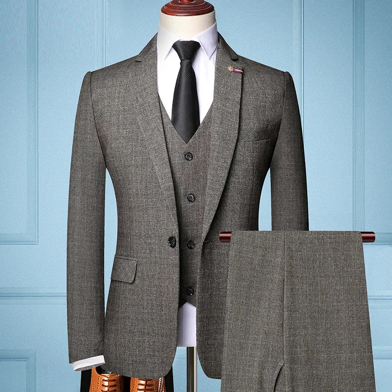Classic Tailored Fit Men's 3-Piece Suit - OutfitLondon