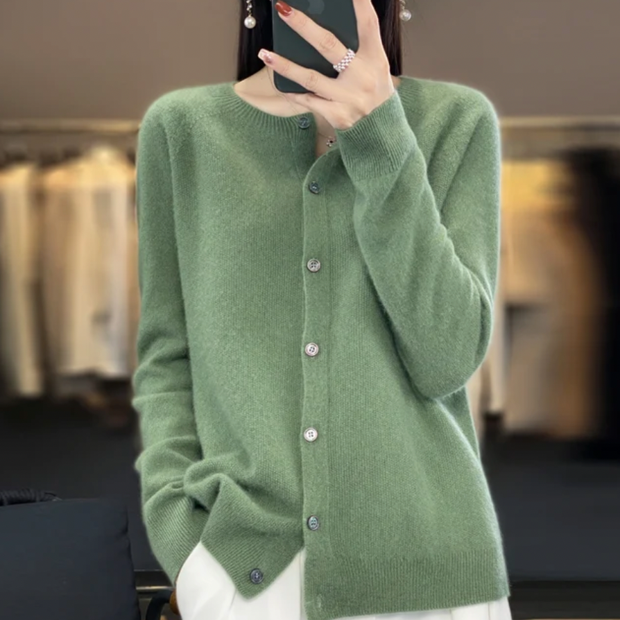 Soft Women's Wool Crew Neck Sweater - OutfitLondon