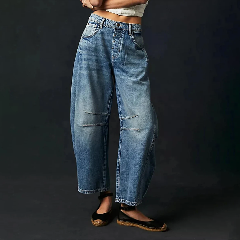 Relaxed Fit Women's Straight Jeans - OutfitLondon