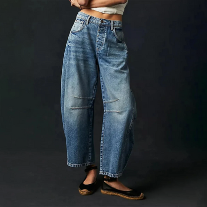 Relaxed Fit Women's Straight Jeans - OutfitLondon
