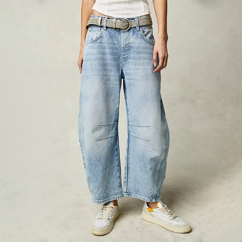 Relaxed Fit Women's Straight Jeans