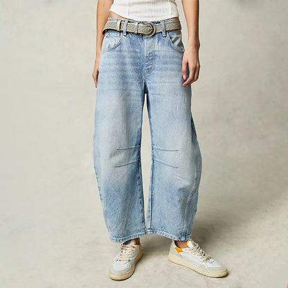 Relaxed Fit Women's Straight Jeans
