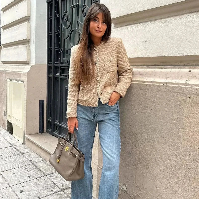 Stylish Short Women's Coat for Cold Weather - OutfitLondon