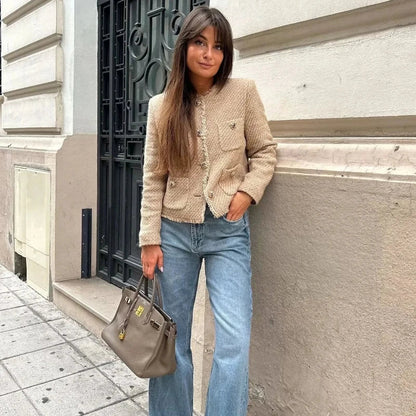 Stylish Short Women's Coat for Cold Weather - OutfitLondon