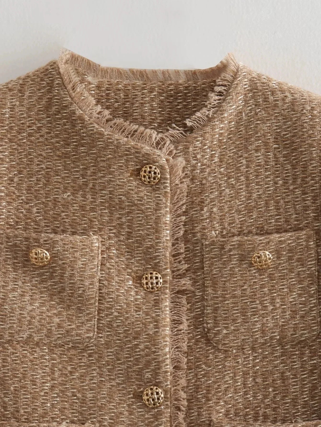 Stylish Short Women's Coat for Cold Weather