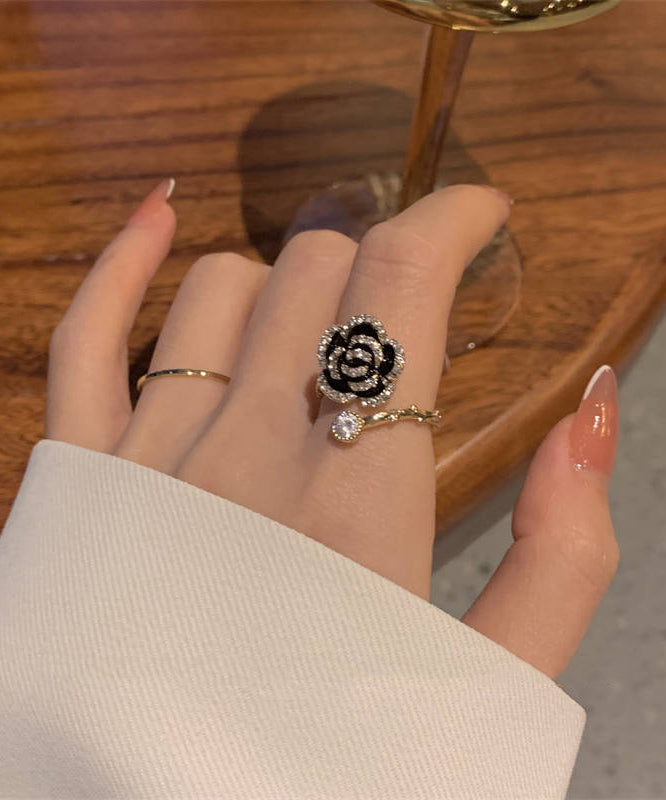 OutfitLondon Women's Floral Ring Black Alloy Zircon - OutfitLondon