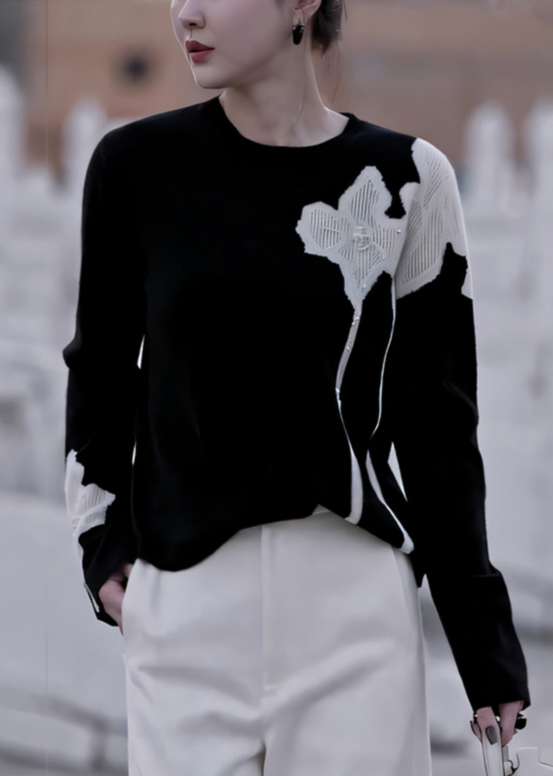 Women's Black Knit Sweater Pearl Print Round Neck - OutfitLondon