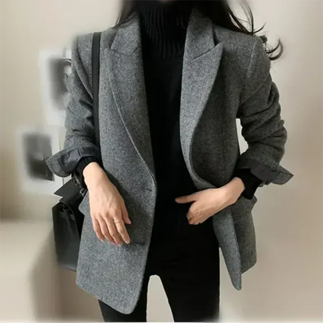 Fitted Grey Women's Coat with Pockets - OutfitLondon